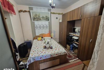 Apartament cu 4 camere în Școlilor