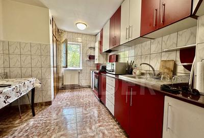 Apartament cu 4 camere decomandat, mobilat în Zorilor