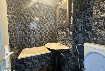 Apartament cu 3 camere semidecomandat în Cornișa