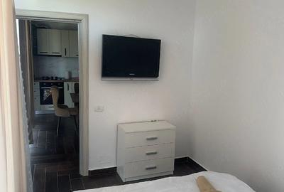 Apartament cu 3 camere semidecomandat în Nord