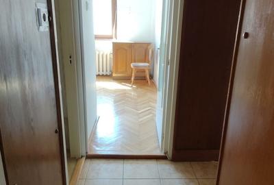 Apartament cu 3 camere decomandat în 14 Mai - 12