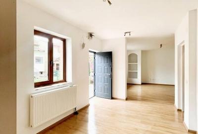 Apartament cu 3 camere decomandat în Ultracentral
