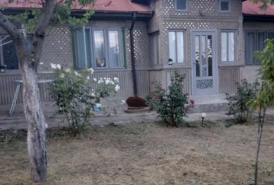 Casă cu 4 camere cu Teren 1030 Mp în Central