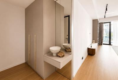 Apartament cu 3 camere semidecomandat în Floreasca