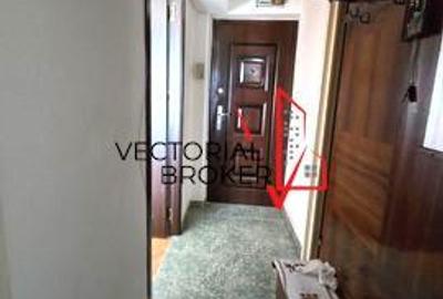 Garsonieră decomandată în Central - 9