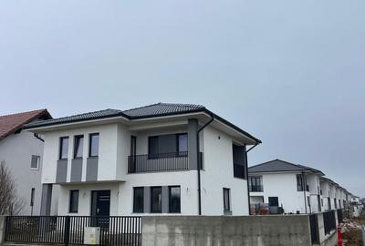 Casă cu 3 camere cu Teren 450 Mp în Central - 9