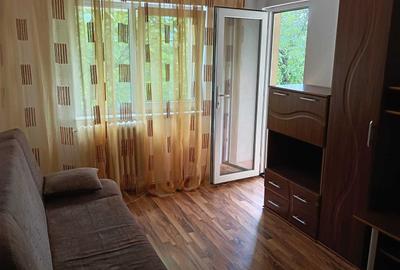 Apartament cu 4 camere decomandat în Zorilor