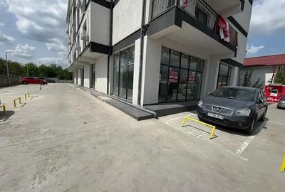 Spațiu comercial, de 372 mp, în Est