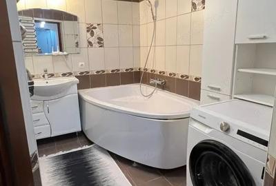 Apartament cu 2 camere decomandat în P-ța Victoriei - 3