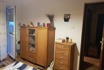 Apartament cu 2 camere decomandat în Sârbi