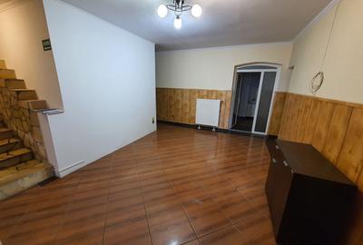 Spațiu comercial, de 90 mp, în Central - 4