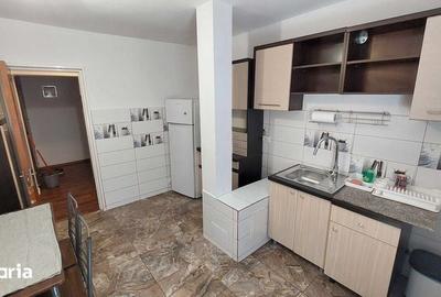 Apartament cu 3 camere decomandat în Micro 5 - 3
