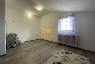 Casă cu 4 camere cu Teren 375 Mp în Central