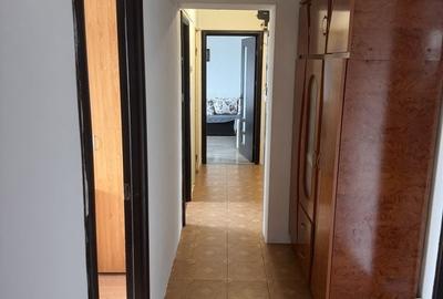 Apartament cu 3 camere decomandat în Lujerului