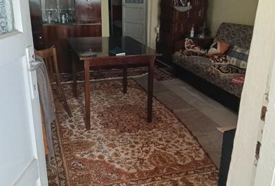 Casă cu 4 camere în Mărăcineni