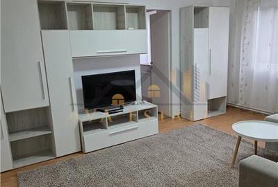 Apartament cu 3 camere semidecomandat, mobilat în Circumvalațiunii