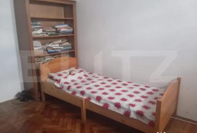 Apartament cu 4 camere decomandat în Central