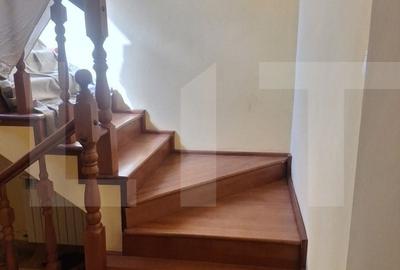 Casă cu 7 camere cu Teren 550 Mp în Central