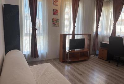 Garsonieră decomandată în Central