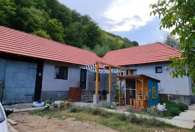 Casă cu 3 camere în Căzănești