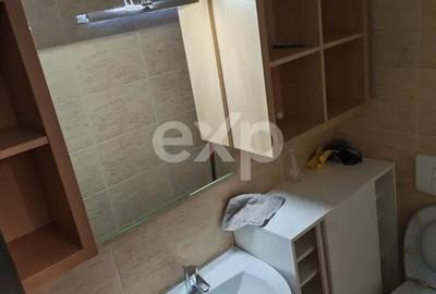 Apartament cu 3 camere decomandat în Tractorul - 15