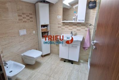 Casă cu 9 camere cu Teren 332 Mp în Central