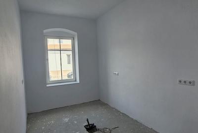 Spațiu comercial, de 79 mp, în Central - 9