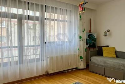Apartament cu 3 camere decomandat în Kiseleff