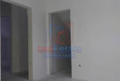 Casă cu 5 camere cu Teren 500 Mp în Lețcani - 5