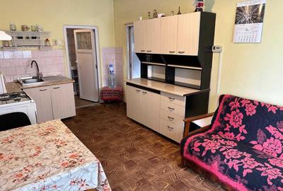 Casă cu 2 camere semidecomandat în Central