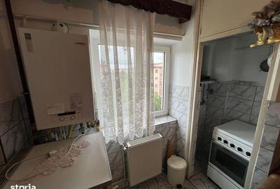 Apartament cu 2 camere decomandat, mobilat în Central