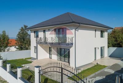 Casă individuală cu 5 camere cu Teren 400 Mp în Bunloc