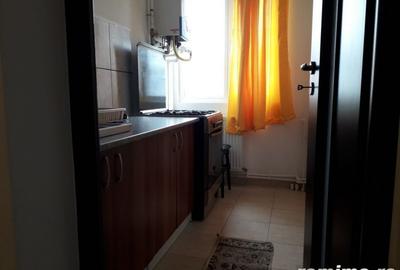 Apartament cu 2 camere decomandat în Titan
