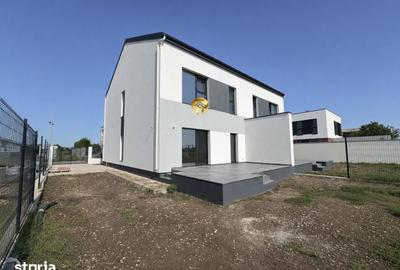 Casă cu 5 camere cu Teren 300 Mp în Central