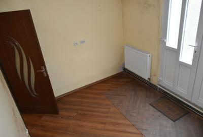 Apartament cu 2 camere semidecomandat în Micro 6 - 4