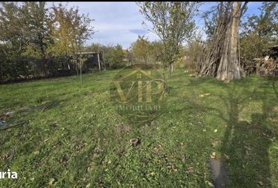 Teren de 1098 mp, în Lipoveni
