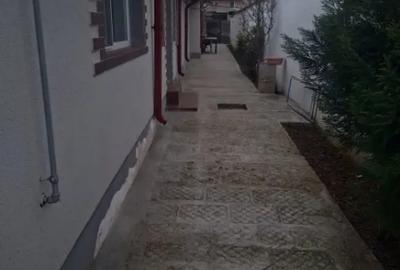 Casă cu 7 camere cu Teren 271 Mp în Central