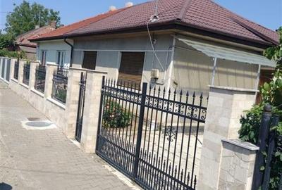 Casă individuală cu 4 camere cu Teren 446 Mp în Central - 1