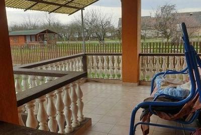 Casă cu 4 camere decomandat cu Teren 342 Mp în Central