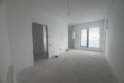 Apartament cu 2 camere semidecomandat, mobilat în Eminescu