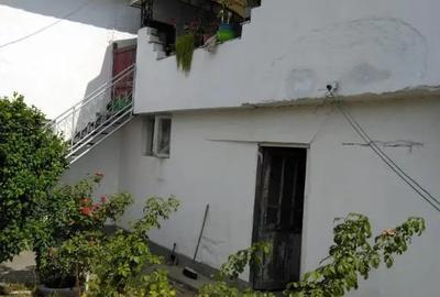 Casă în Ghindeni