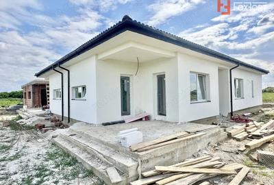 Casă cu 3 camere cu Teren 270 Mp în Bucovăț (Remetea Mare)