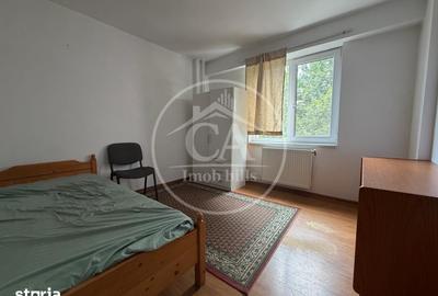 Apartament cu 4 camere decomandat în Decebal