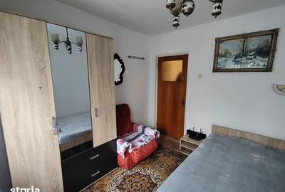 Apartament cu 3 camere în Micro 4 - 7