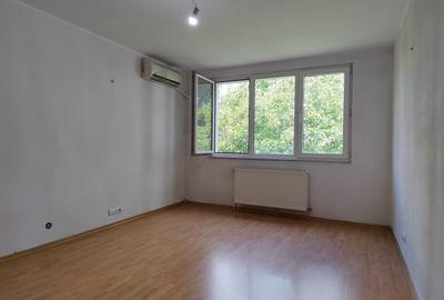 Apartament cu 3 camere decomandat în Militari