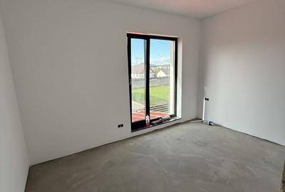 Casă cu 4 camere în Tărlungeni - 2