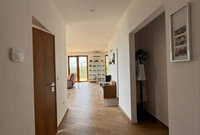 Casă cu 3 camere cu Teren 2400 Mp în Vulcan - 2
