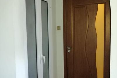 Apartament semidecomandat în 1 Mai