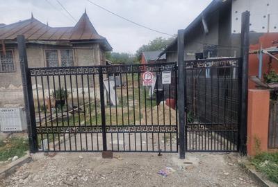 Casă cu 4 camere în Gura Ocniței