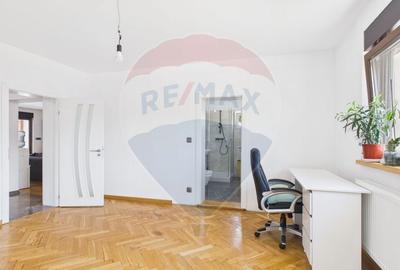 Casă individuală cu 11 camere cu Teren 5134 Mp în Gruiu - 9